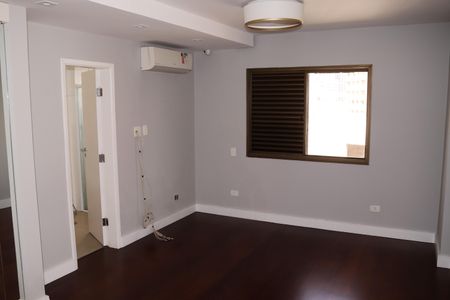 Apartamento à venda com 237m², 3 quartos e 2 vagasSuíte 2