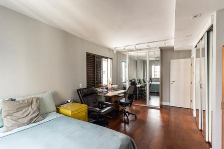 Apartamento à venda com 237m², 3 quartos e 2 vagas Apartamento à venda com 237m², 3 quartos e 2 vagasQuarto da Suíte 1