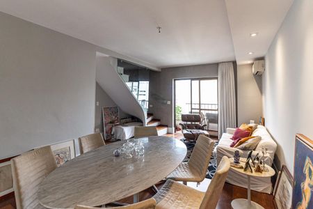 Apartamento à venda com 237m², 3 quartos e 2 vagas Apartamento à venda com 237m², 3 quartos e 2 vagasSala
