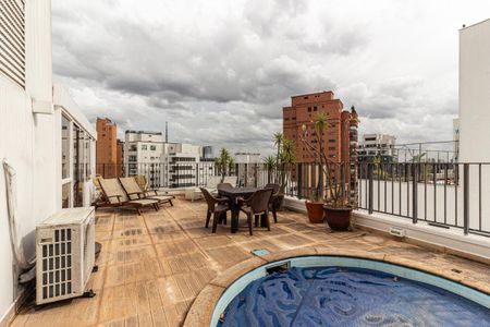 Apartamento à venda com 237m², 3 quartos e 2 vagas Apartamento à venda com 237m², 3 quartos e 2 vagasCobertura