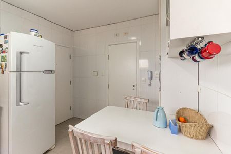 Apartamento à venda com 237m², 3 quartos e 2 vagas Apartamento à venda com 237m², 3 quartos e 2 vagasCozinha 1
