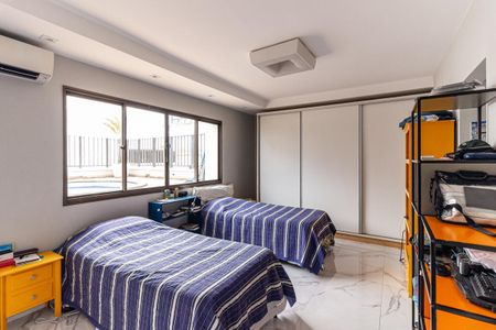 Apartamento à venda com 237m², 3 quartos e 2 vagas Apartamento à venda com 237m², 3 quartos e 2 vagasQuarto da Suíte 2