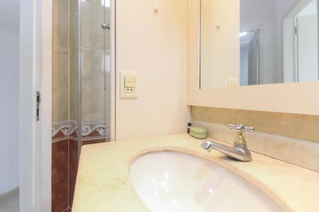 Apartamento à venda com 71m², 3 quartos e 1 vagaBanheiro