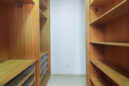Apartamento à venda com 71m², 3 quartos e 1 vagaCloset