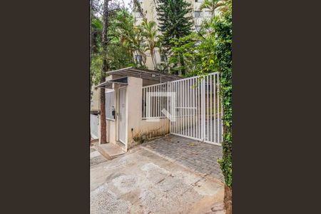 Apartamento à venda com 70m², 3 quartos e 1 vaga Apartamento à venda com 70m², 3 quartos e 1 vagaFachada e portaria