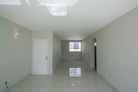 Sala de apartamento para alugar com 3 quartos, 127m² em Osvaldo, Uberlândia