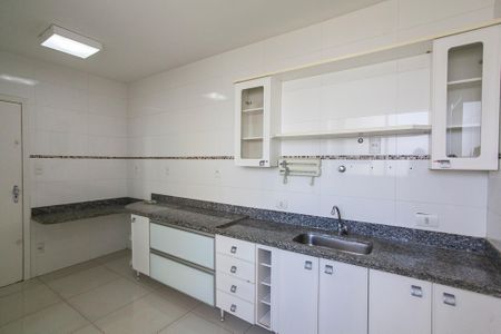Apartamento para alugar com 127m², 3 quartos e 2 vagas Apartamento para alugar com 127m², 3 quartos e 2 vagasCozinha