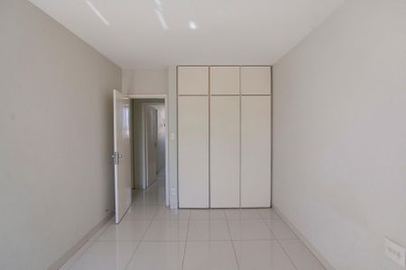 Apartamento para alugar com 127m², 3 quartos e 2 vagas Apartamento para alugar com 127m², 3 quartos e 2 vagasQuarto