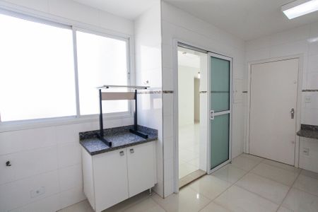 Apartamento para alugar com 127m², 3 quartos e 2 vagas Apartamento para alugar com 127m², 3 quartos e 2 vagasCozinha