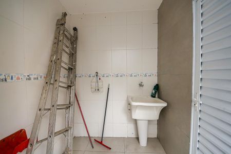 Casa à venda com 71m², 2 quartos e 1 vagaÁrea de Serviço