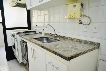 Apartamento para alugar com 96m², 3 quartos e 2 vagas Apartamento para alugar com 96m², 3 quartos e 2 vagasCozinha