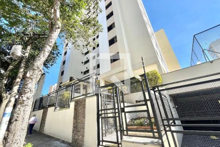 Apartamento para alugar com 96m², 3 quartos e 2 vagas Apartamento para alugar com 96m², 3 quartos e 2 vagasFachada