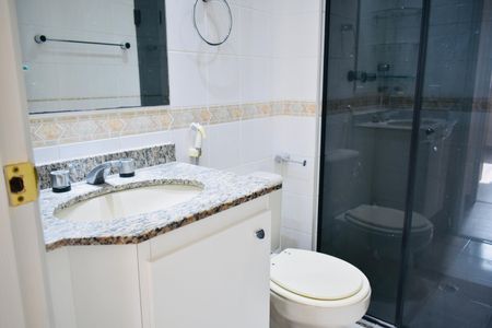 Apartamento para alugar com 96m², 3 quartos e 2 vagas Apartamento para alugar com 96m², 3 quartos e 2 vagasBanheiro Social