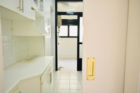 Apartamento para alugar com 96m², 3 quartos e 2 vagas Apartamento para alugar com 96m², 3 quartos e 2 vagasCozinha