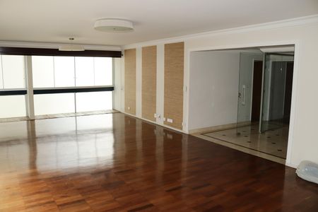 Apartamento à venda com 200m², 2 quartos e 2 vagasSala