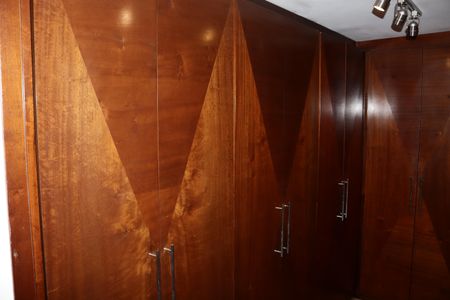 Apartamento à venda com 200m², 2 quartos e 2 vagasSuíte