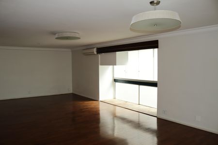 Apartamento à venda com 200m², 2 quartos e 2 vagasSala