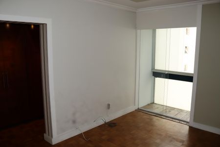 Apartamento à venda com 200m², 2 quartos e 2 vagasSuíte