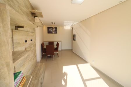 Apartamento para alugar com 55m², 2 quartos e 1 vagaSala
