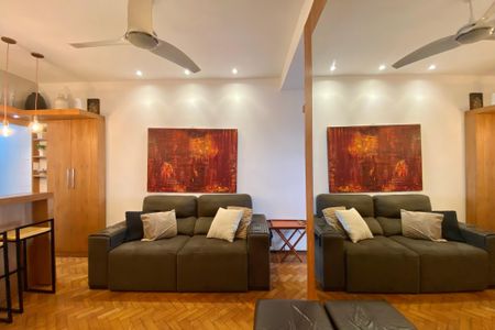 Apartamento à venda com 46m², 1 quarto e 1 vagaSala 