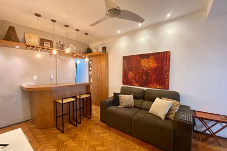 Apartamento à venda com 46m², 1 quarto e 1 vagaSala 