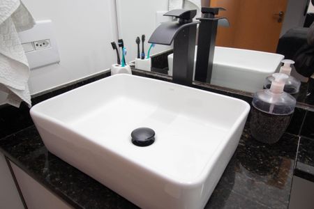 Apartamento à venda com 93m², 2 quartos e 2 vagasBanheiro da Suíte