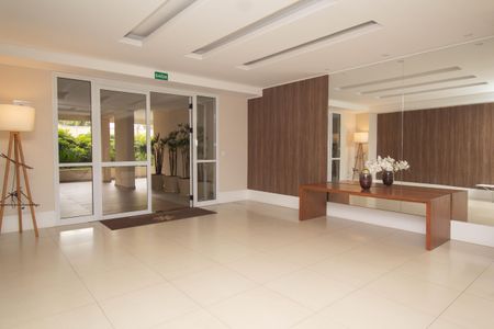 Apartamento à venda com 93m², 2 quartos e 2 vagasHall social