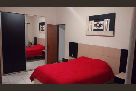 Casa para alugar com 4 quartos, 280m² em Jardim Lageado, São Paulo