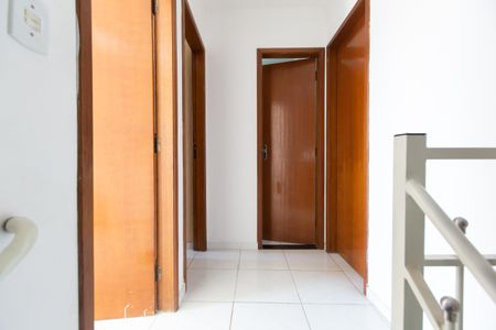 Casa de condomínio à venda com 111m², 3 quartos e 1 vagaHall do Quarto