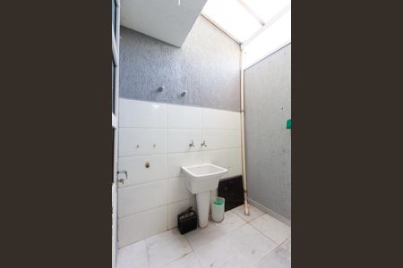 Casa de condomínio à venda com 111m², 3 quartos e 1 vagaÁrea de Serviço