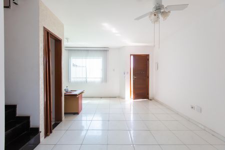 Casa de condomínio à venda com 111m², 3 quartos e 1 vagaSala