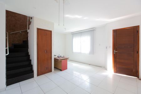 Casa de condomínio à venda com 111m², 3 quartos e 1 vagaSala