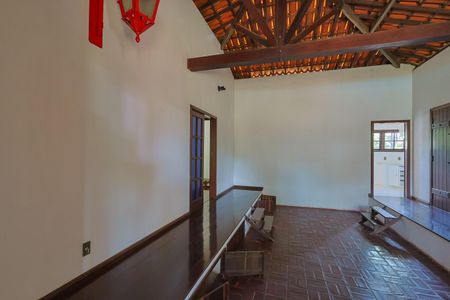 Casa à venda com 2000m², 2 quartos e 10 vagasSala