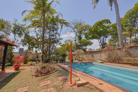 Casa à venda com 2000m², 2 quartos e 10 vagasQuintal