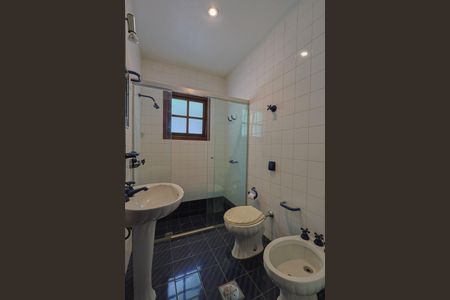 Casa à venda com 2000m², 2 quartos e 10 vagasBanheiro