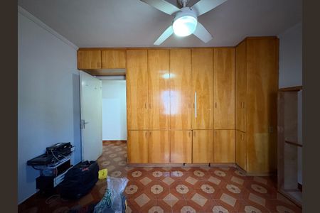 Casa para alugar com 160m², 2 quartos e 2 vagasQuarto 1