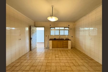 Casa para alugar com 160m², 2 quartos e 2 vagasCozinha