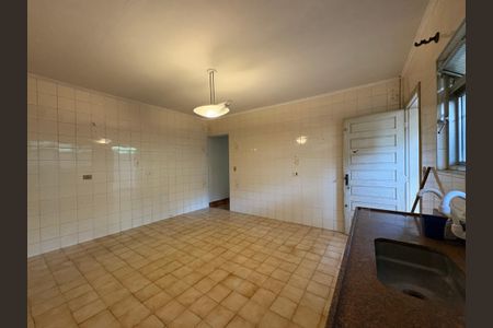 Casa para alugar com 160m², 2 quartos e 2 vagasCozinha