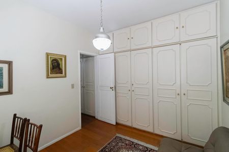Apartamento à venda com 320m², 5 quartos e 2 vagasQuarto 1
