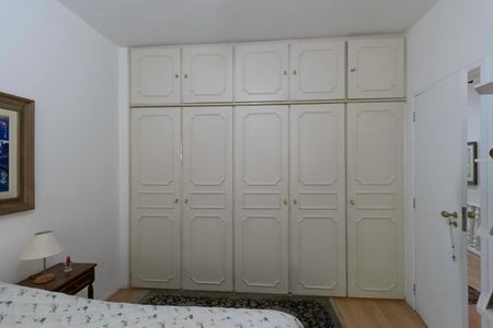 Apartamento à venda com 320m², 5 quartos e 2 vagasSuíte 2