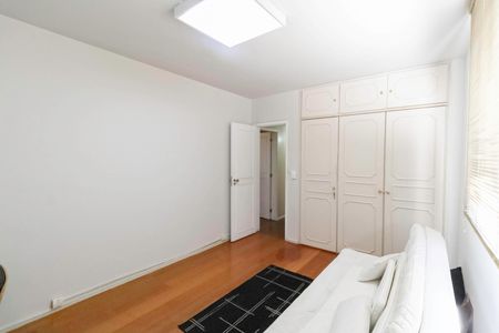 Apartamento à venda com 320m², 5 quartos e 2 vagasQuarto 2