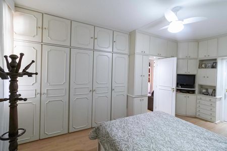 Apartamento à venda com 320m², 5 quartos e 2 vagasSuíte 1