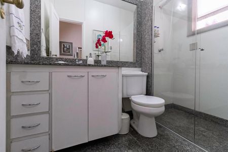 Apartamento à venda com 320m², 5 quartos e 2 vagasBanheiro social 2