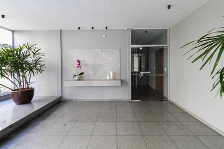 Apartamento à venda com 320m², 5 quartos e 2 vagasHall social