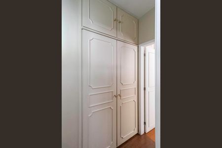 Apartamento à venda com 320m², 5 quartos e 2 vagasCorredor