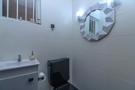 Casa à venda com 180m², 4 quartos e 2 vagasLavabo