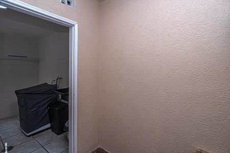 Casa à venda com 180m², 4 quartos e 2 vagasQuarto de Serviço