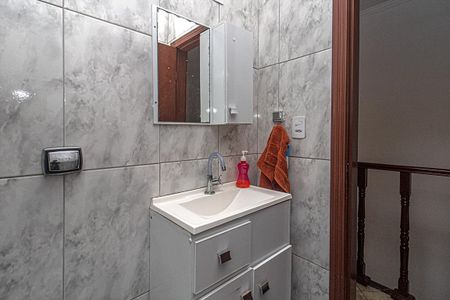 Casa à venda com 180m², 4 quartos e 2 vagasBanheiro 