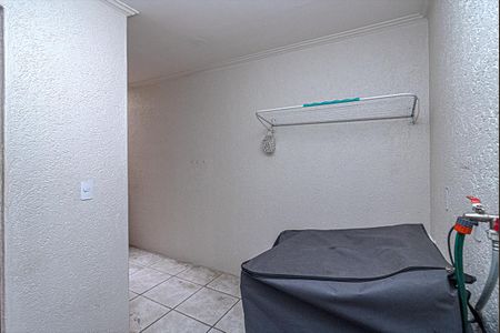 Casa à venda com 180m², 4 quartos e 2 vagasÁrea de Serviço