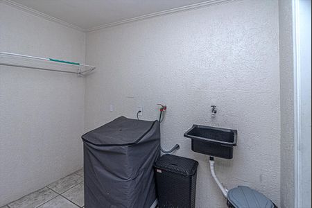 Casa à venda com 180m², 4 quartos e 2 vagasÁrea de Serviço